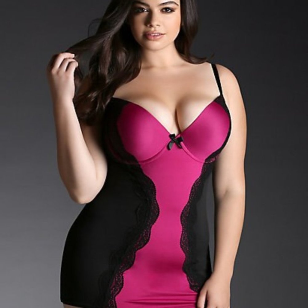 *SOLD* Torrid Fuchsia and Black Underwire Chemise w/ Garter 2 2X 18/20 - Picture 1 of 8